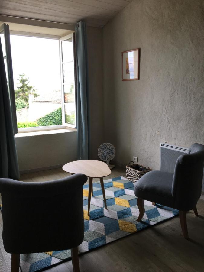 D'hotes Just Luzac Apartment